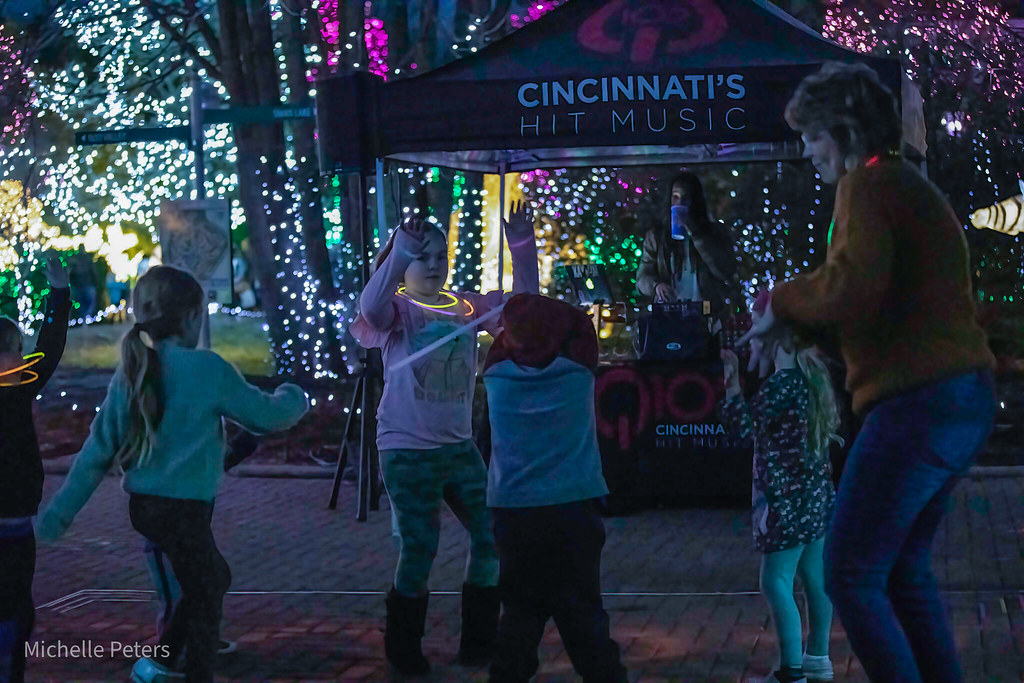 kids playing dancing at zoo's happy zoo year event
