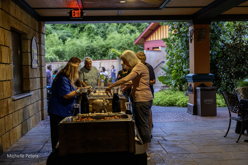 dining at elephant trek
