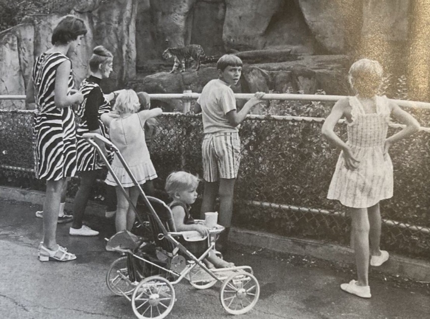 1973 - Volunteer Tour guides